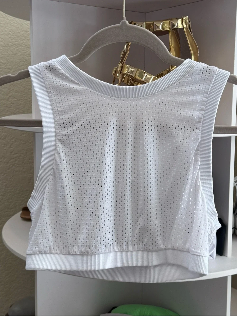 ALO All Star Bra Tank White Mesh Hot Summer Top! Medium Excellent Condition!